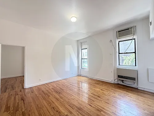 261 W 29th St #2 Photo 1