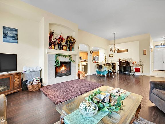 4th image of 3920 Campanario Ave