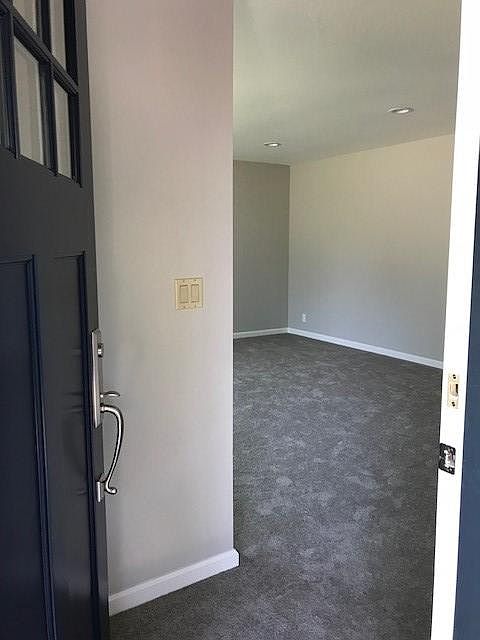 1st image of 890 Poplar Ave
