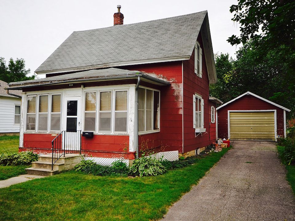 1st image of 802 Sycamore St