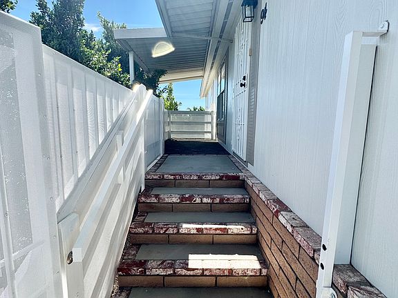 2nd image of 64550 Pierson Blvd Space 94