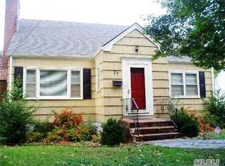 27 W 21st St, Huntington Station, NY 11746