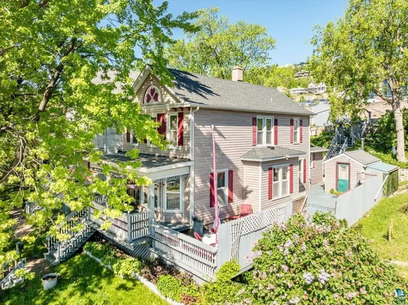 219 W 3rd St, Duluth, MN 55806