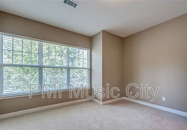 2324 Knowles Ave — Photo 11
