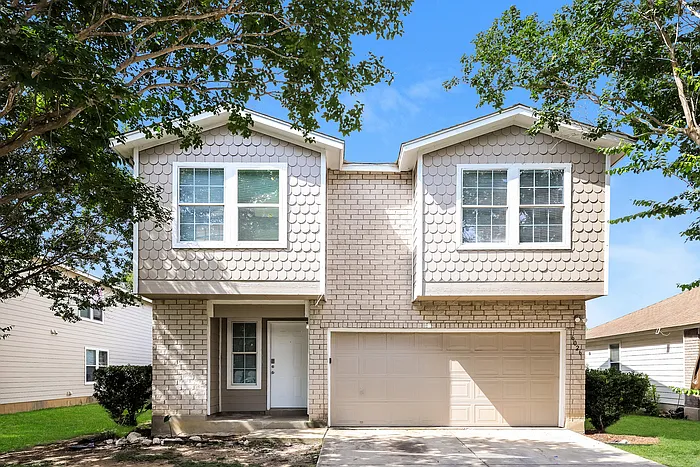 3 bed, 2.0 bath, 2245 sqft, $1,395 — Photo 1