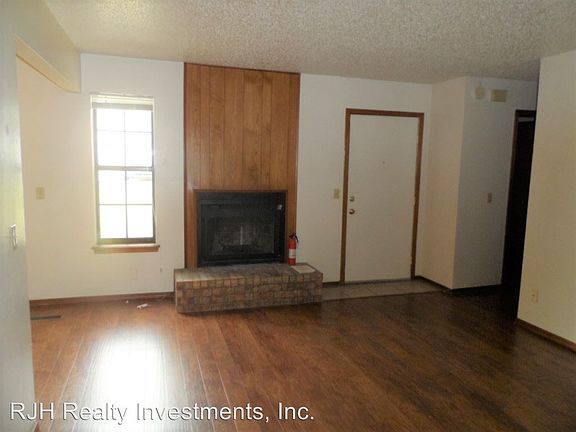3rd image of 336 Chalmette Dr APT A