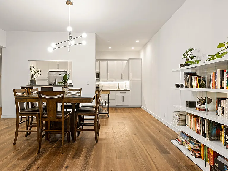 1880 Veteran Ave #105 — Photo 9