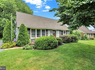 6351 Jackson Dr, East Petersburg, PA 17520
