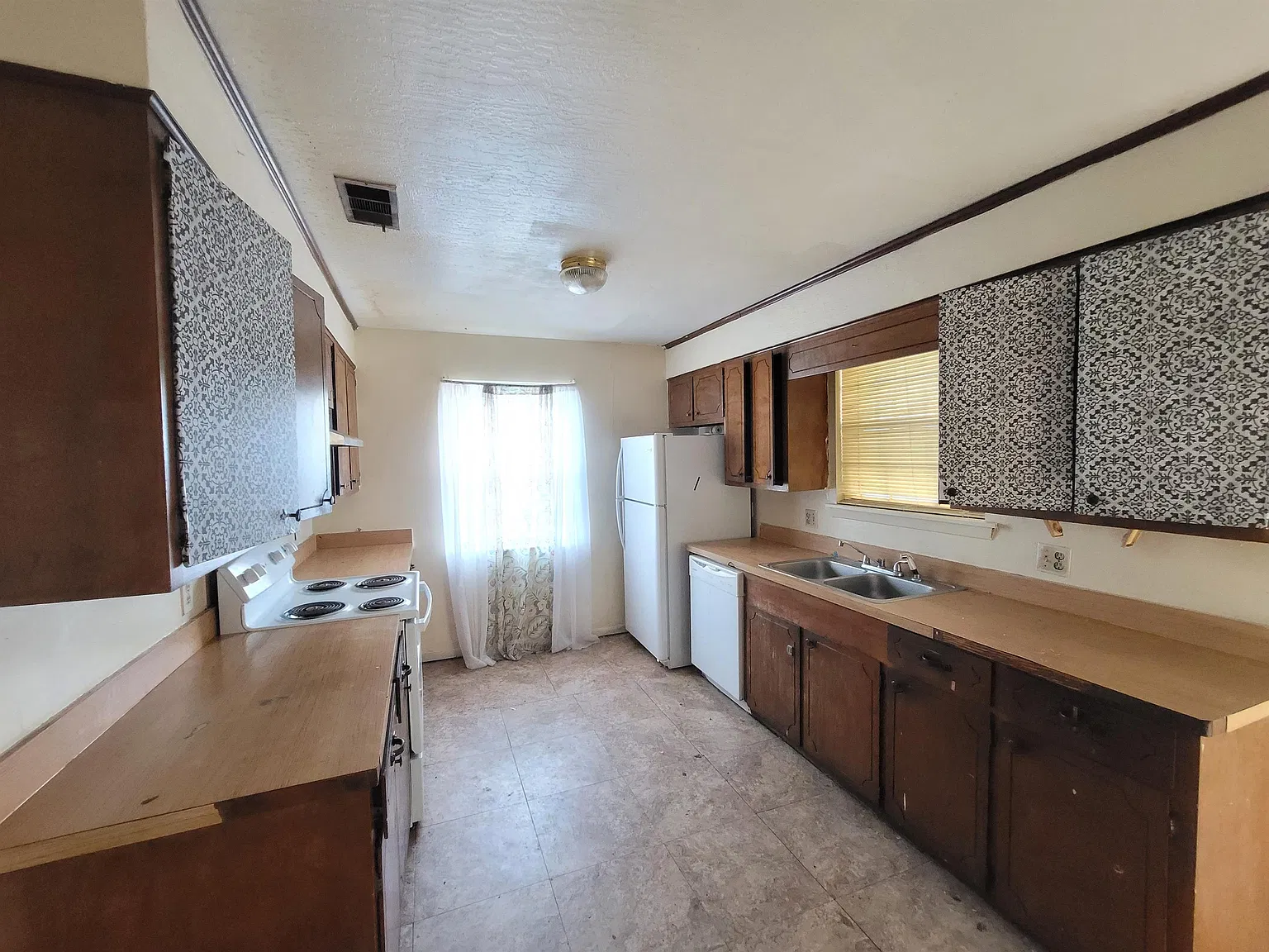 123 Lexington Drive - 1 — Photo 4