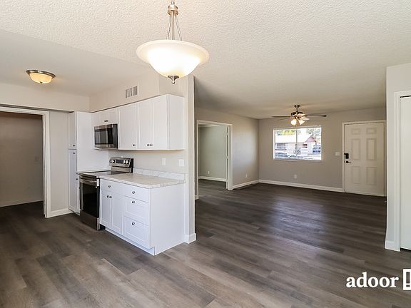 4th image of 1339 N Hillcrest Cir