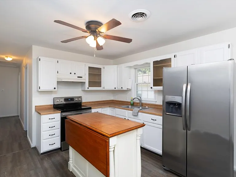129A Manor Ave — Photo 4