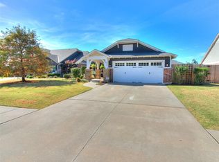 817 Gathering Leaves Way, Edmond, OK 73034