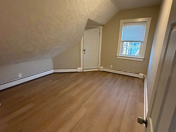 4th image of 161 Maxfield St #3