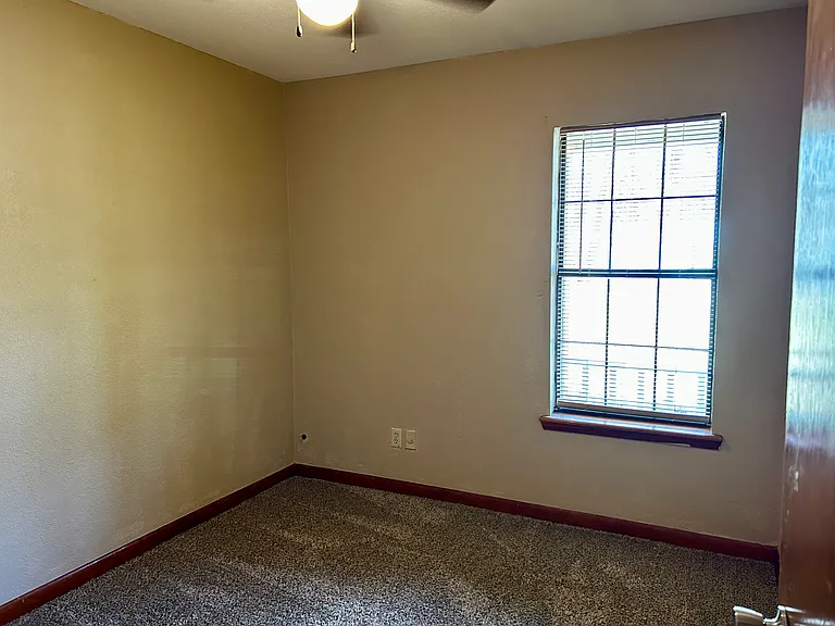 723 Bearling St — Photo 13