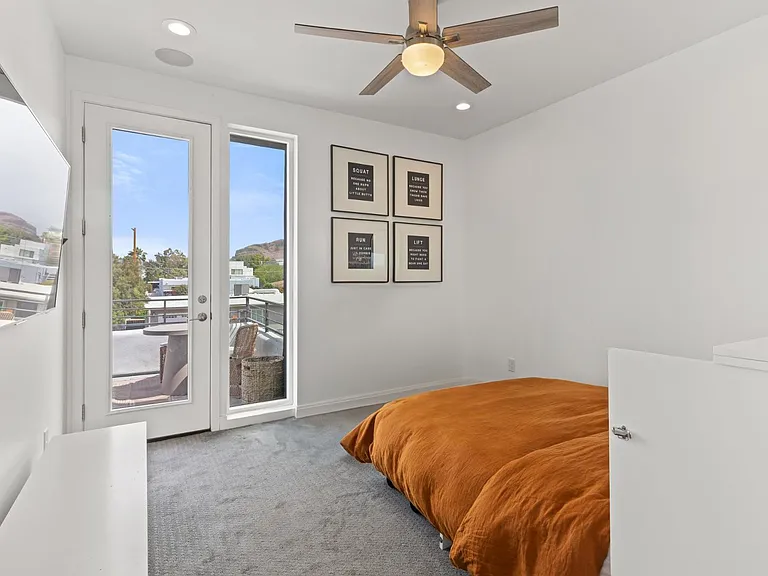 4533 E Devonshire Ave — Photo 38