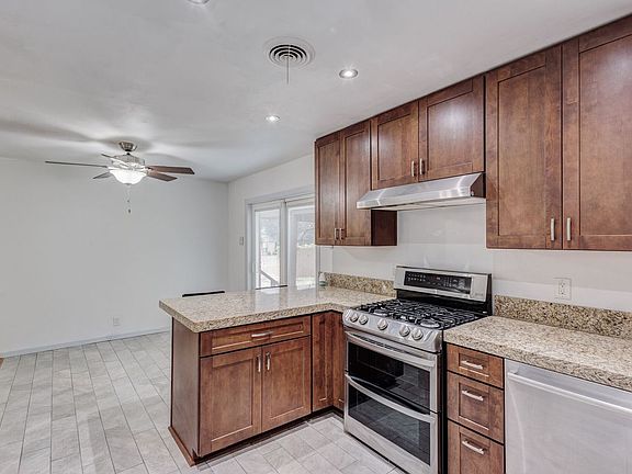 4th image of 8730 Gladwood Ln