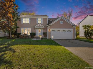 582 Whitney Dr, Rochester Hills, MI 48307