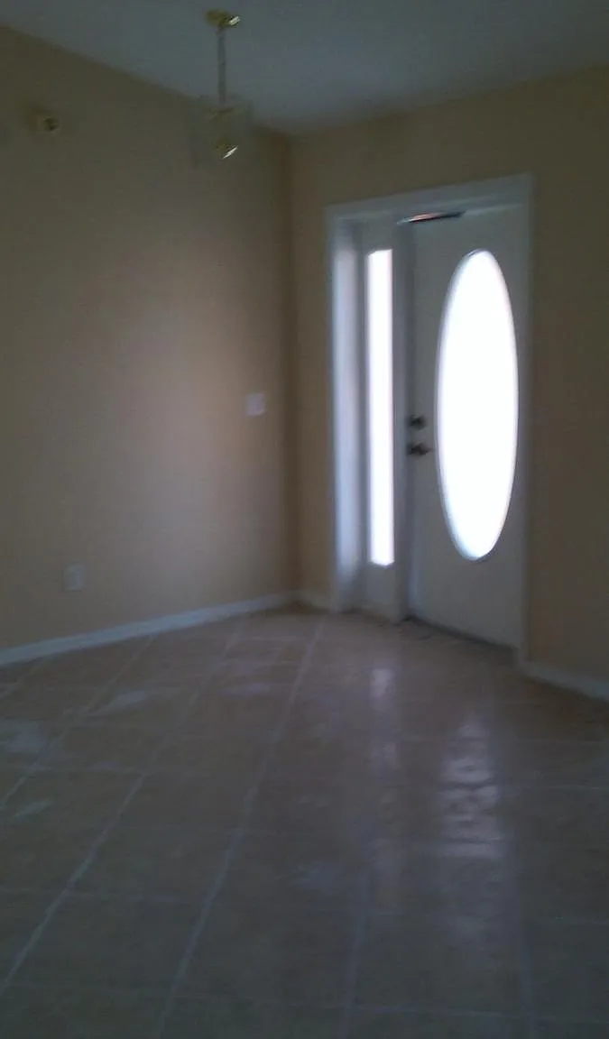 3 bed, 2063 sqft, $1,800 — Photo 4