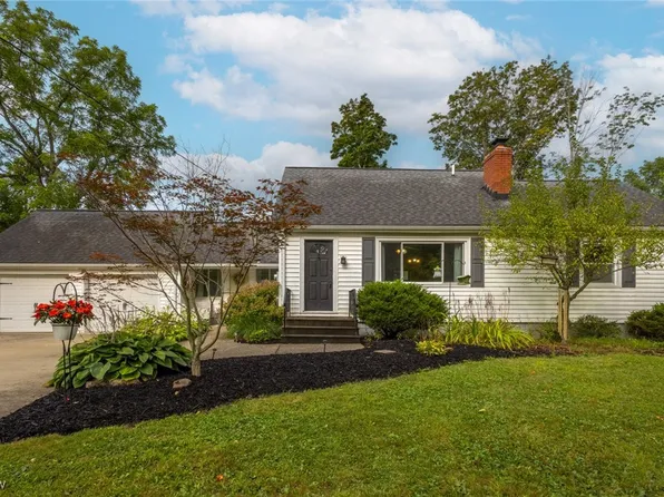 18764 Chillicothe Rd, Chagrin Falls, OH 44023