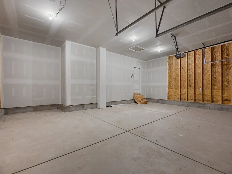 726 E Elmwood St — Photo 25