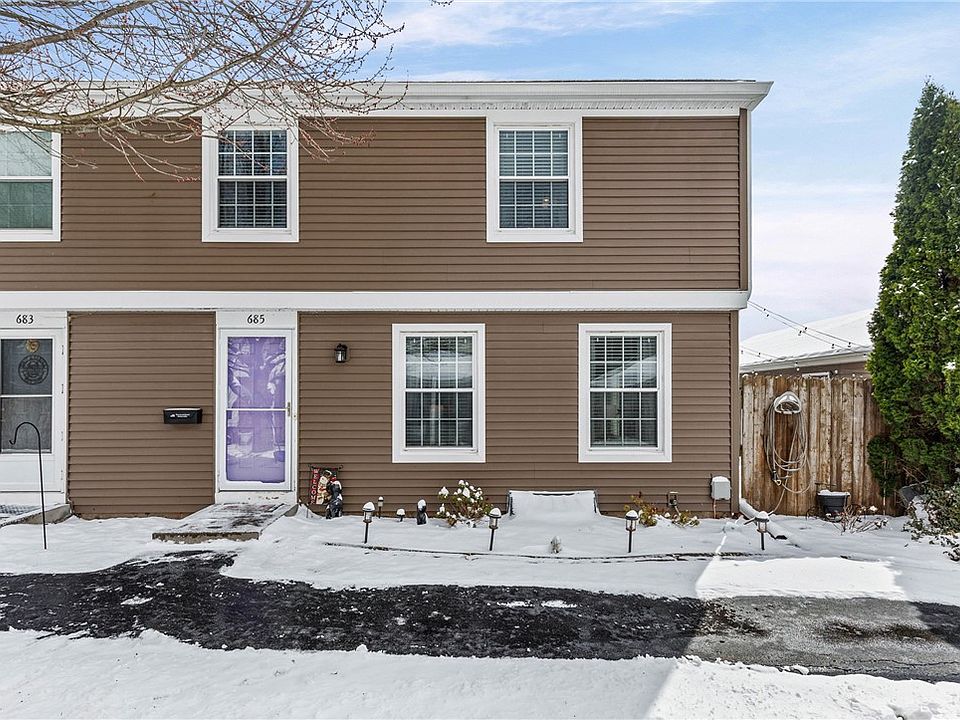 1st image of 685 Hidden Valley Rd