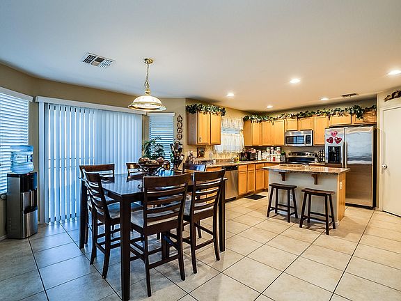5th image of 7604 S 48th Ln