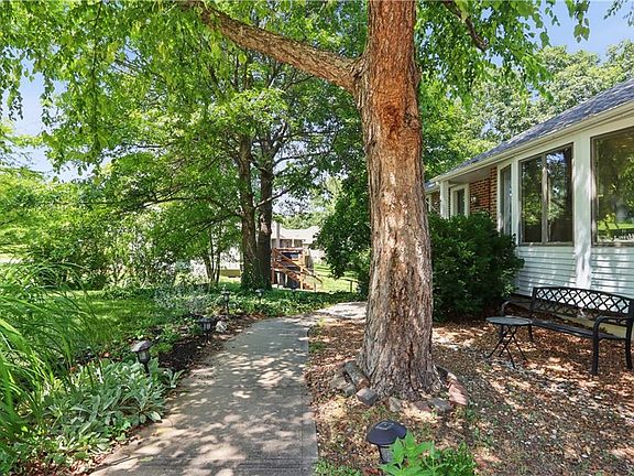 3rd image of 6003 Greenwood St