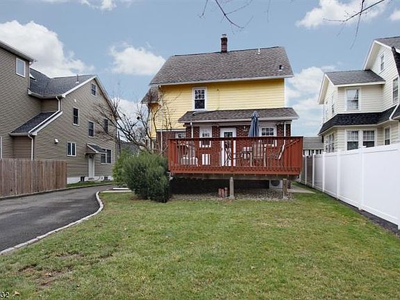 2nd image of 516 Wyoming Ave