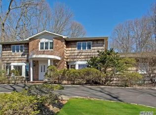 6 Twelvepence Ct, Melville, NY