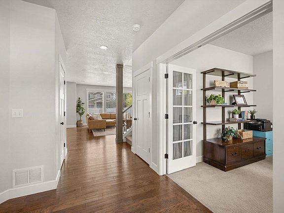 4th image of 17606 E Belleaire Dr