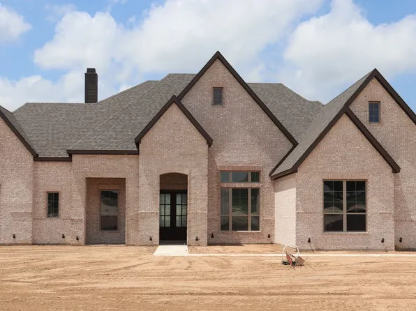 141 Lavish Ln, Lorena, TX 76655