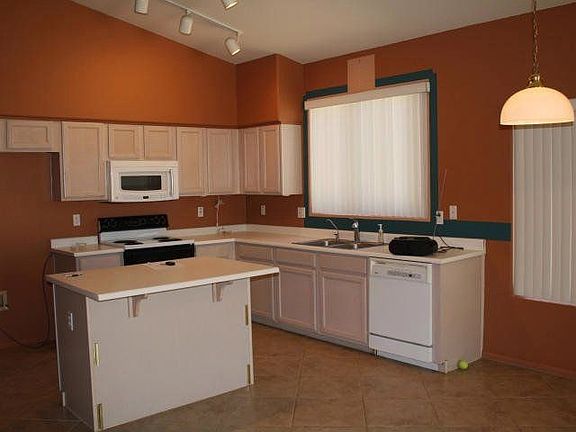 5th image of 10720 W Bermuda Dr