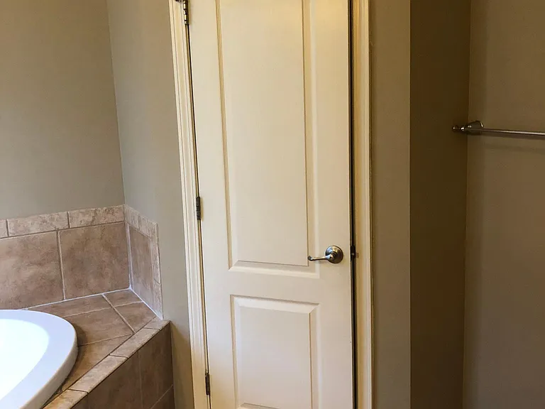 220 Edgewater Dr — Photo 24