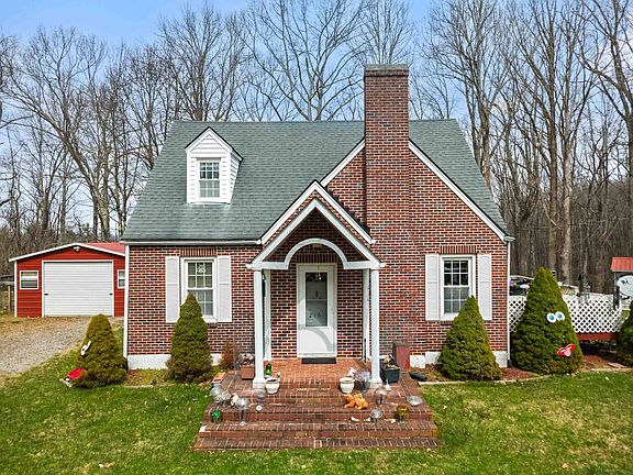 2nd image of 216 & 218 Penn Rd NW