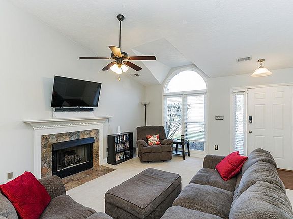 3rd image of 2872 Gateway Park Ln