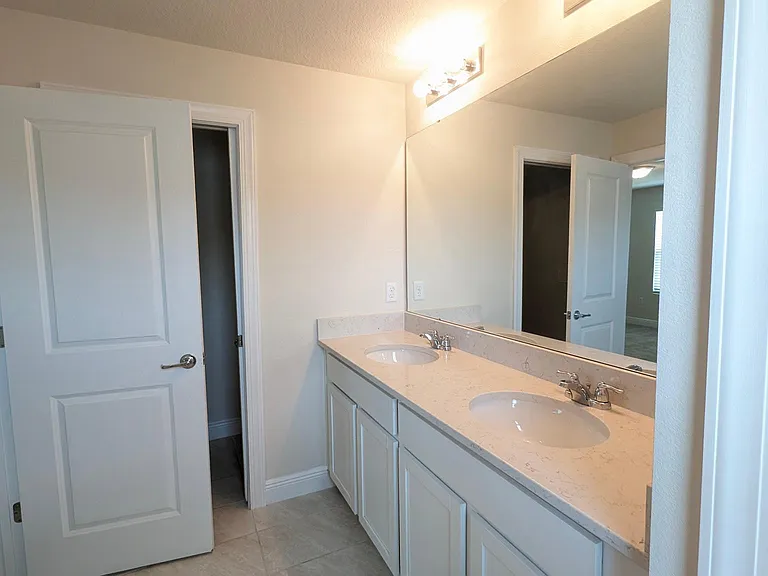 4540 Sparkling Shell Ave — Photo 15