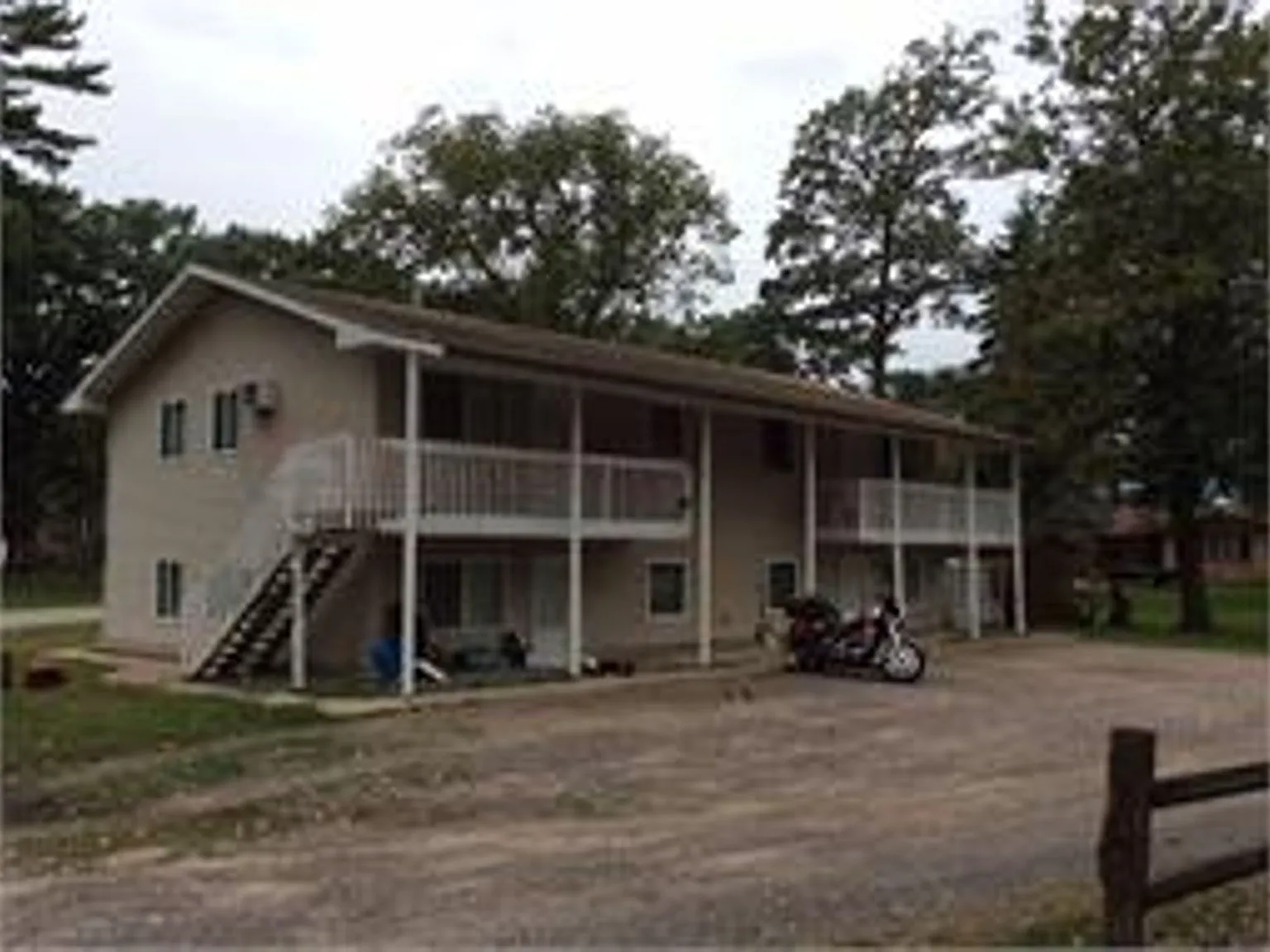 607 Chinook Ave SW — Photo 1