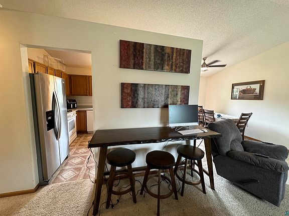 4th image of 751 18th Street NE