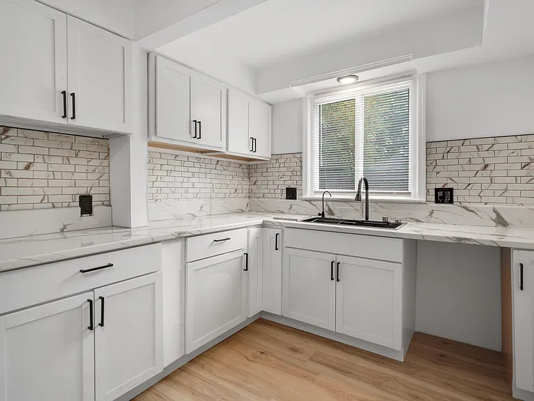 13891 Fairmount Dr — Photo 21