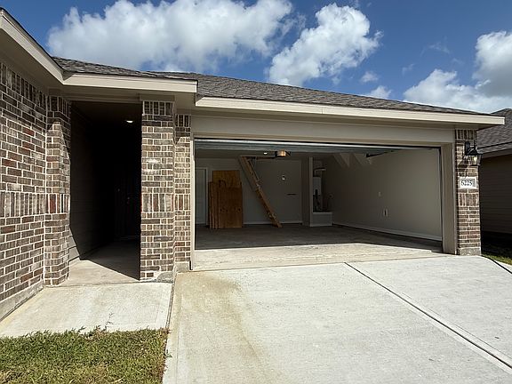 2nd image of 6225 Sadie St
