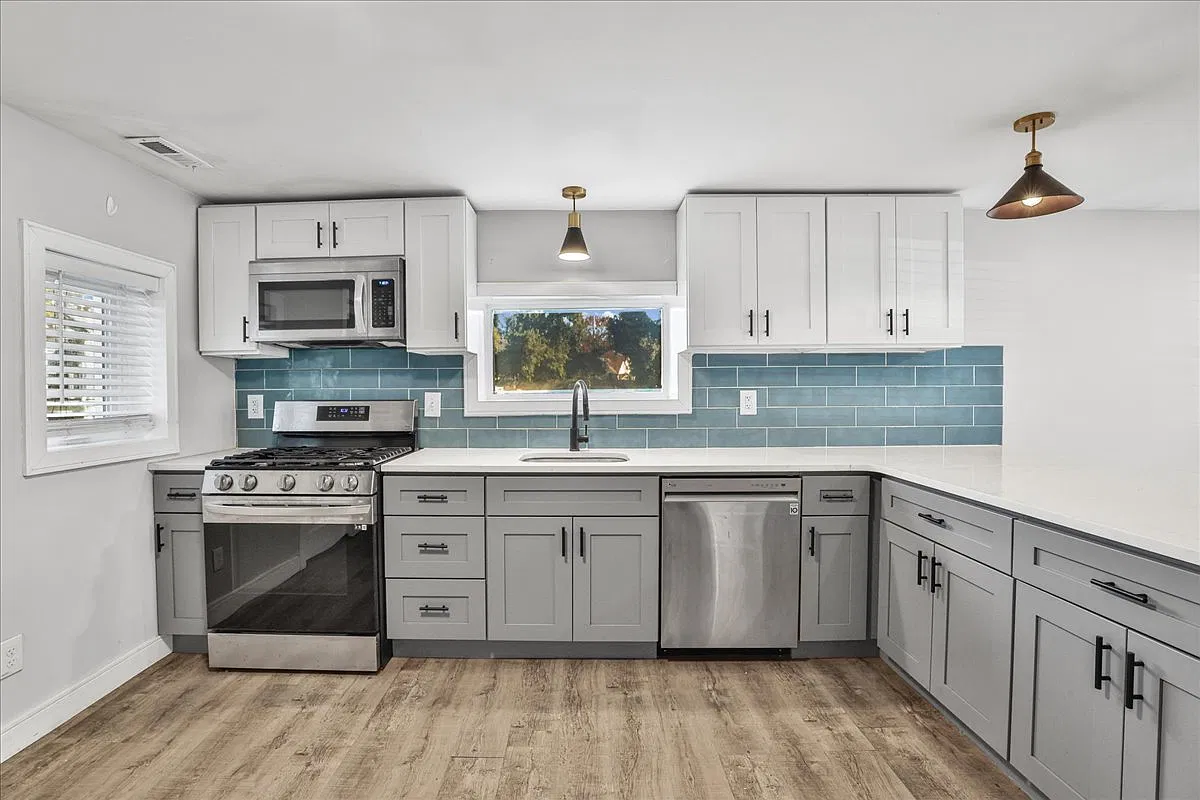 197 S Roosevelt Court - 1 — Photo 4