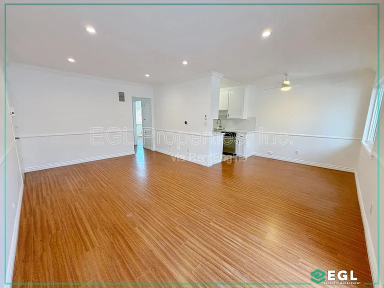 1032 N Gardner St #17 — Photo 1