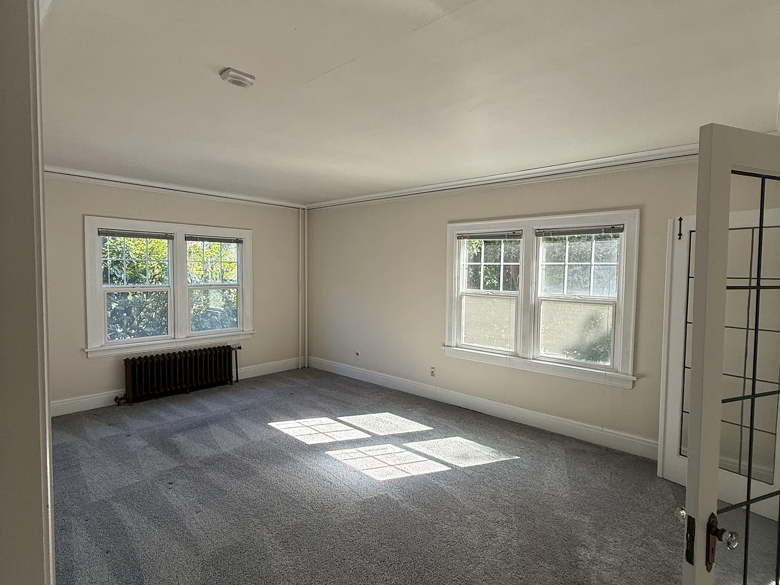 6402 Phinney Ave N — Photo 1