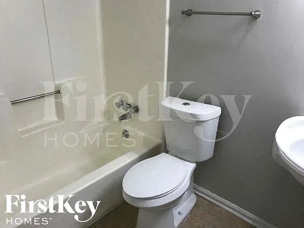 5102 Galbraith Cir — Photo 13