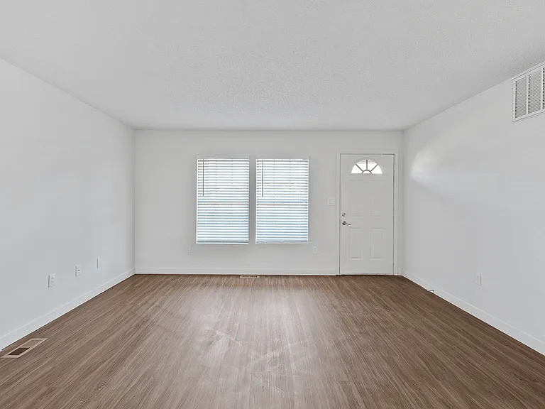 Apartments at Urbana — Photo 26