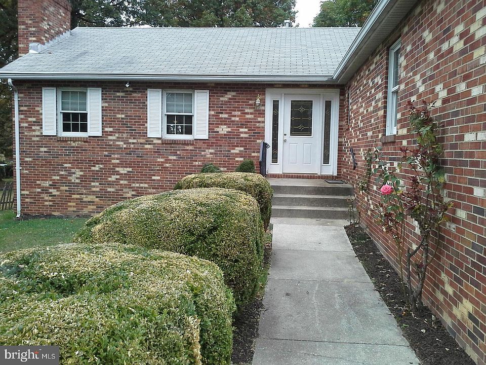 1st image of 8822 Saunders Ln
