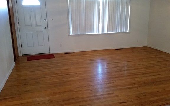 2nd image of 216 Jefferson St