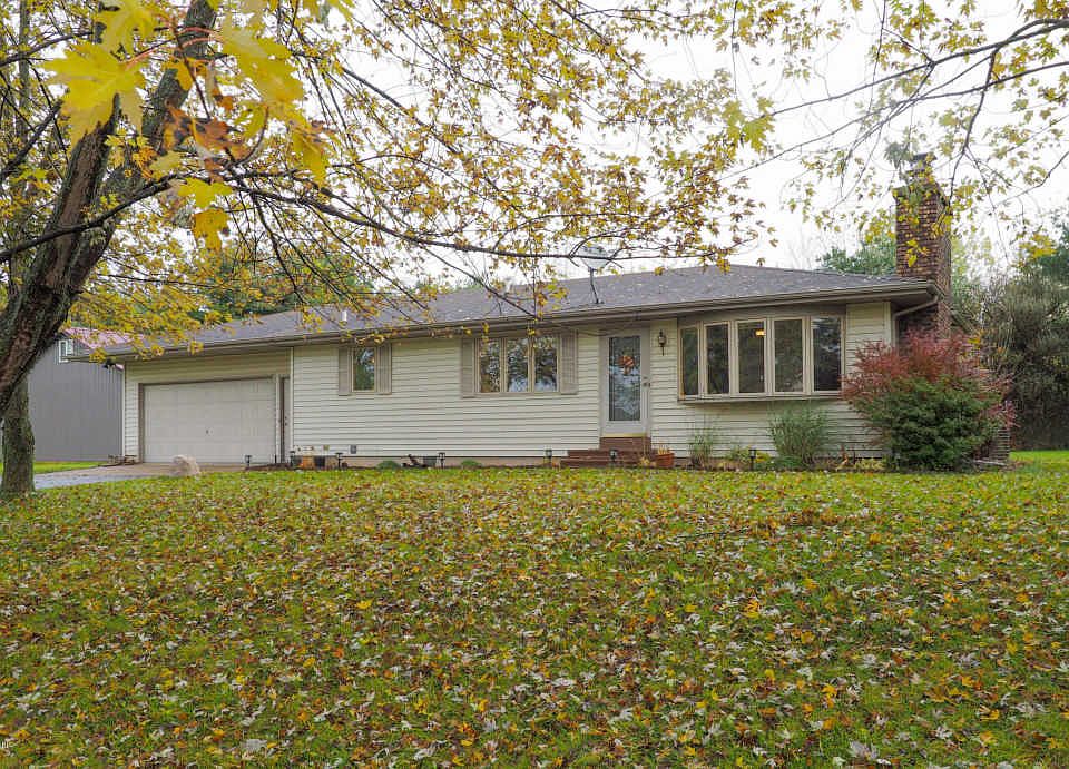 1st image of 208 Singletree Ln
