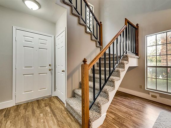 3rd image of 1610 Creek Bank Ln