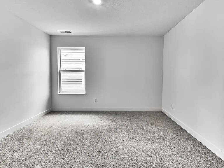 425 Eisenhower St — Photo 59